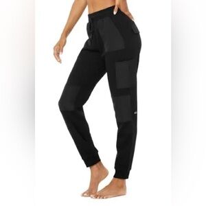 NWT ALO YOGA CARGO JOGGER
